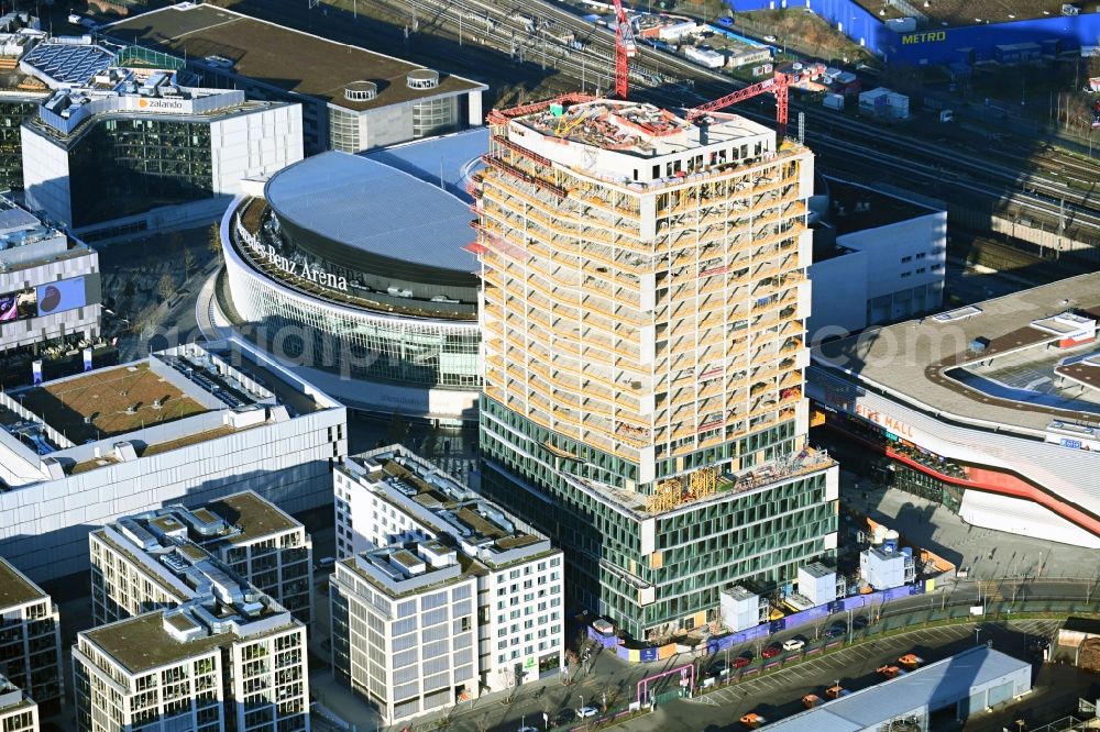 Aerial photograph Berlin - New construction high-rise construction site the hotel complex Stream Tower in the district Friedrichshain in Berlin, Germany