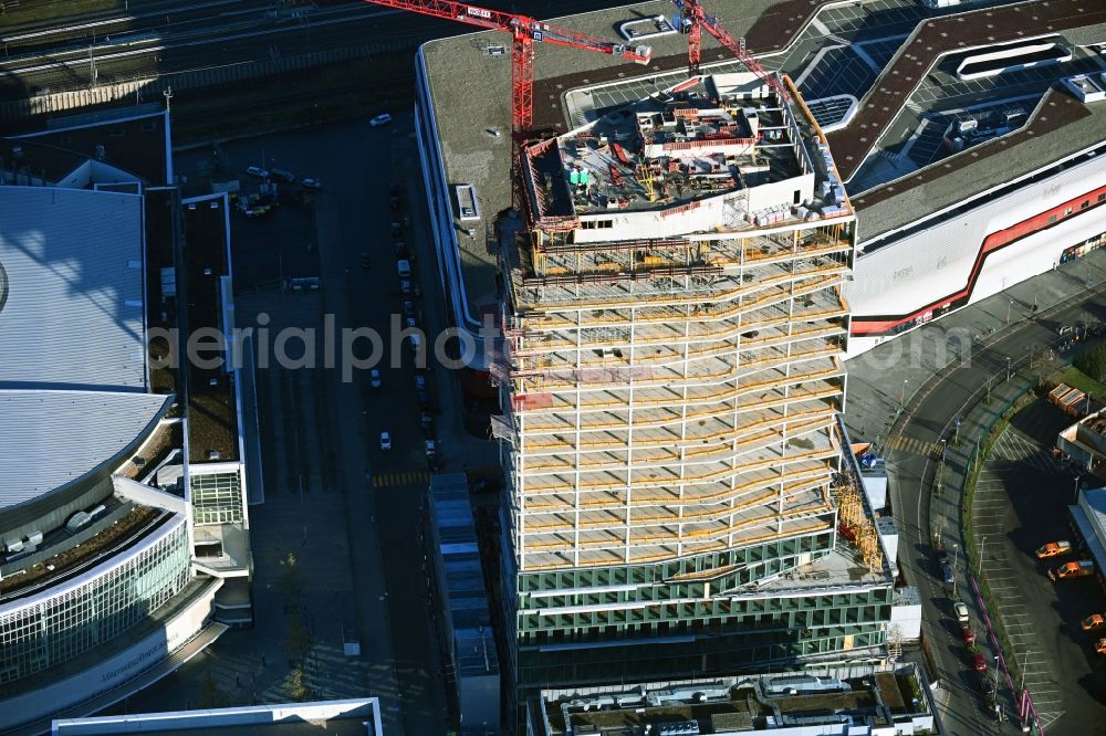 Aerial photograph Berlin - New construction high-rise construction site the hotel complex Stream Tower in the district Friedrichshain in Berlin, Germany