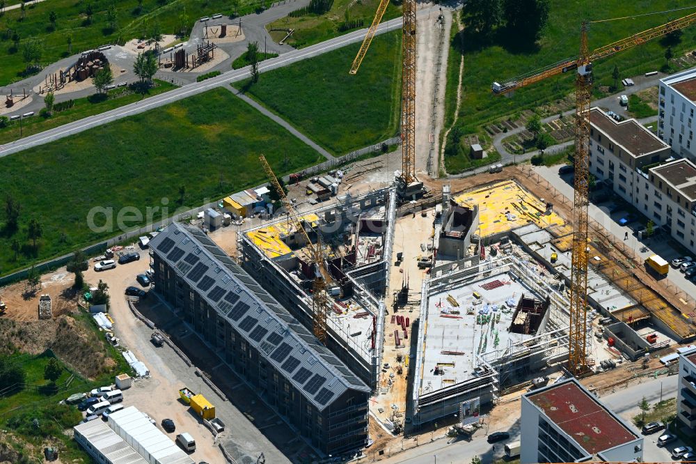 Mannheim from above - Construction site for the new construction of the residential high-rise building Wohnhochhaus Hochpunkt H on street George-Washington-Strasse in the district Kaefertal in Mannheim in the state Baden-Wuerttemberg, Germany