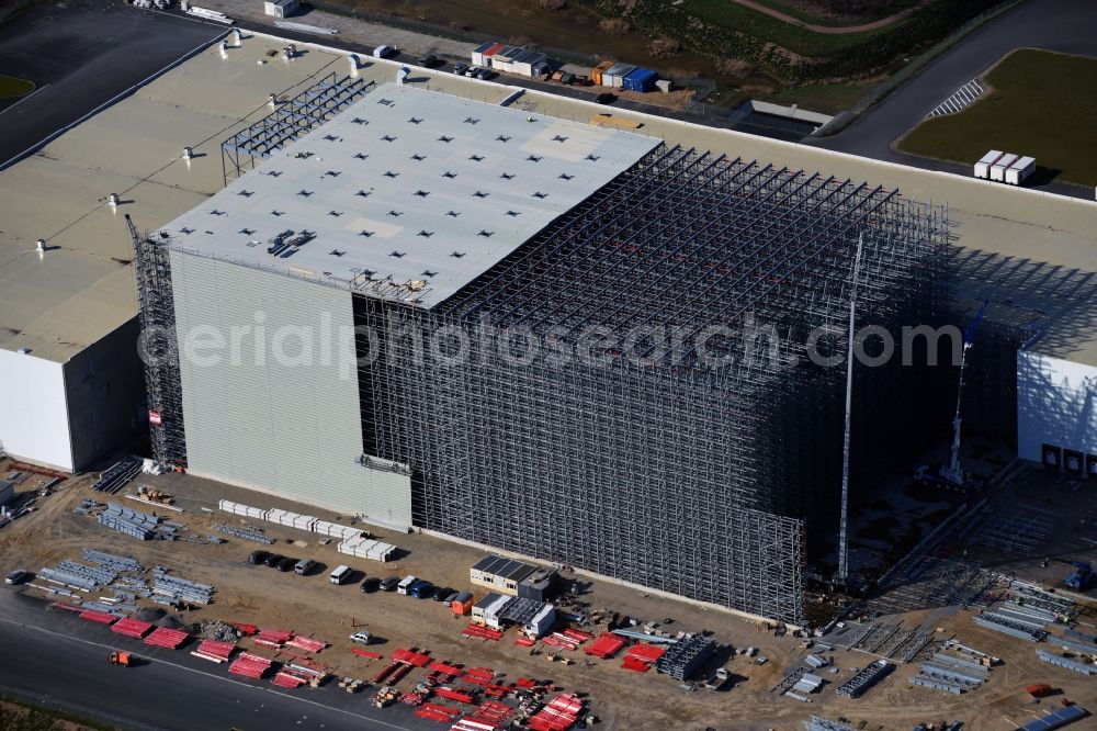 Aerial photograph Günthersdorf - Construction site and assembly work for the construction of a high-bay warehouse building complex and logistics center on the premises of Hoeffner Moebelgesellschaft GmbH & Co.KG in Guenthersdorf in the state Saxony-Anhalt