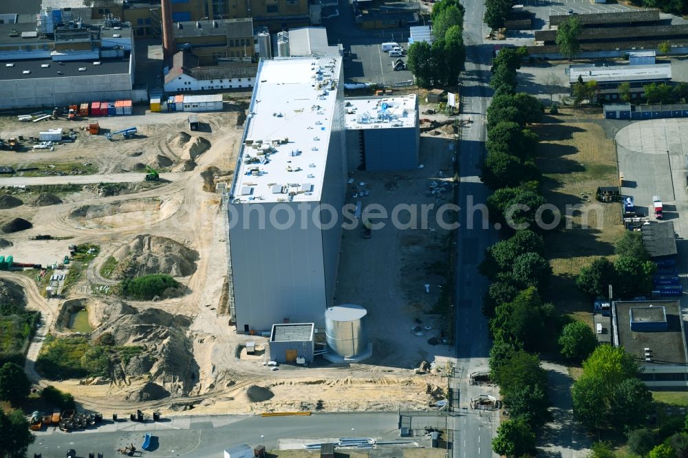 Aerial photograph Uelzen - Construction site and assembly work for the construction of a high-bay warehouse building complex and logistics center in Uelzen in the state Lower Saxony, Germany