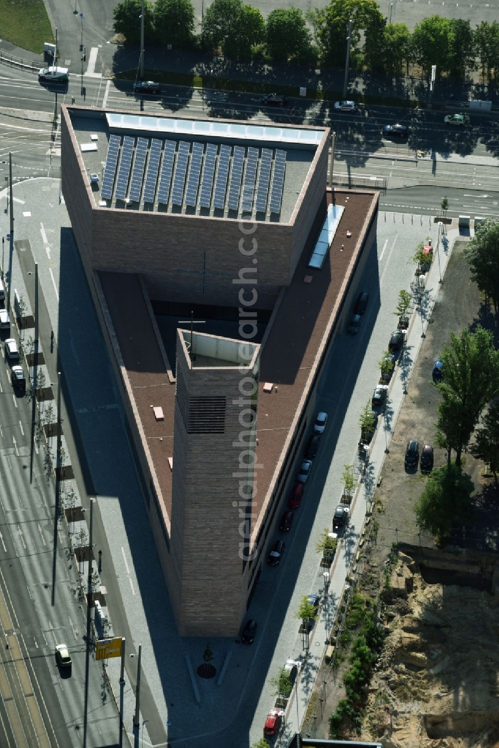Aerial photograph Leipzig - View of the new building of the Catholic provost - Church St.Trinitatis on the southern edge of the city of Leipzig in Saxony
