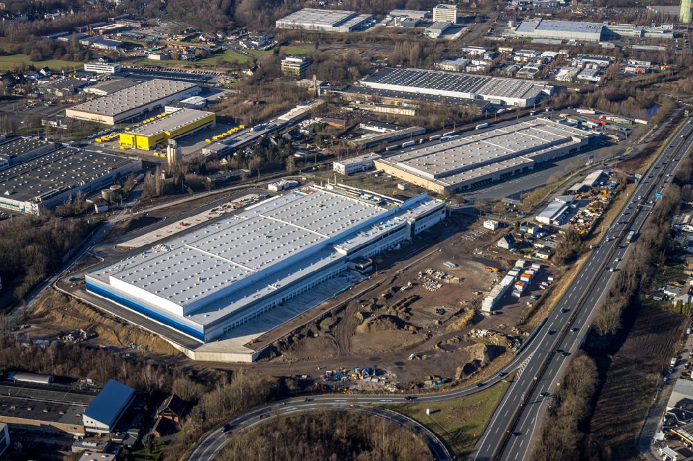 Herne from the bird's eye view: Construction site and assembly work for the construction of the Lidl high-bay warehouse building complex and logistics center on the premises HerBo43 on street Suedstrasse in the district Riemke in Herne at Ruhrgebiet in the state North Rhine-Westphalia, Germany