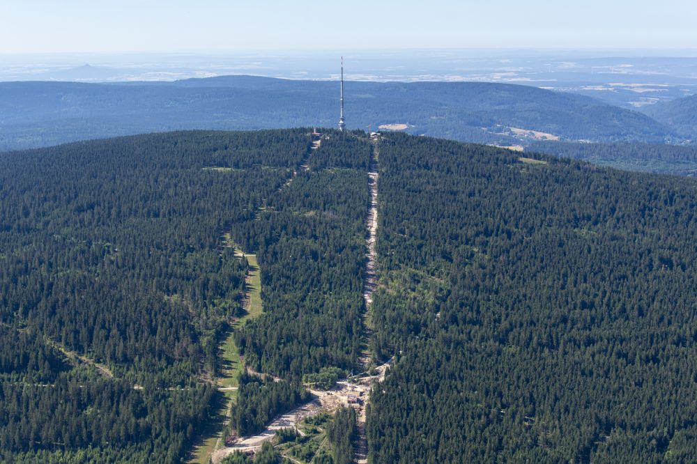 Aerial photograph Bischofsgrün - Mountain slope with downhill ski slope and cable car - lift Ochsenkopf in Bischofsgruen in the state Bavaria, Germany