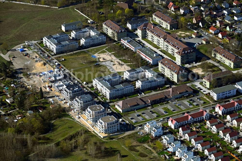 Aerial image Berlin - Construction site to build a new multi-family residential complex Dichtervillen in Karlshorst on Regener Strasse in the district Karlshorst in Berlin, Germany