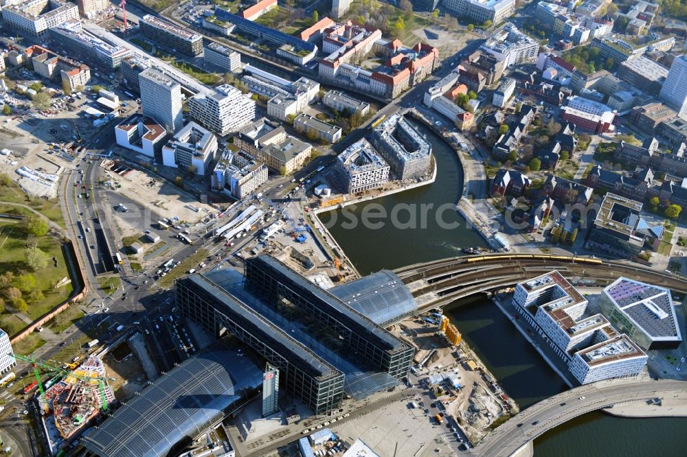 Aerial photograph Berlin - Construction site to build a new multi-family residential complex on Invalidenstrasse on Humboldthafen in Berlin, Germany