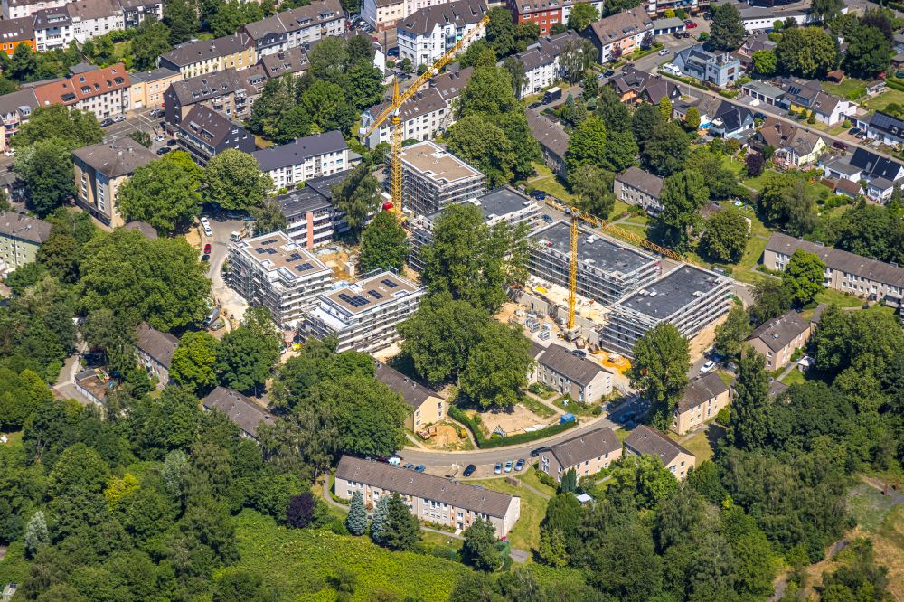 Mülheim an der Ruhr from the bird's eye view: Construction site to build a new multi-family residential complex in Muelheim on the Ruhr at Ruhrgebiet in the state North Rhine-Westphalia, Germany