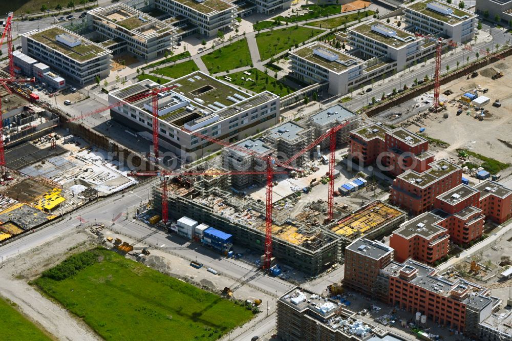 München from the bird's eye view: Construction site to build a new multi-family residential complex on Aubinger Allee in Munich in the state Bavaria, Germany