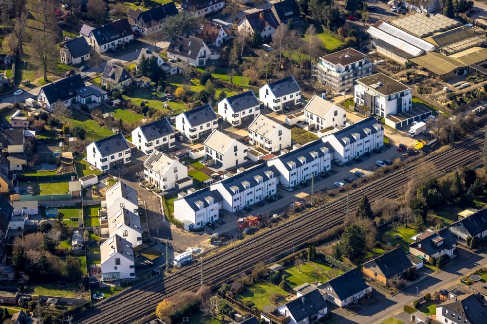 Unna from the bird's eye view: Construction site to build a new multi-family residential complex on street Schwarzdornweg in the district Alte Heide in Unna at Ruhrgebiet in the state North Rhine-Westphalia, Germany