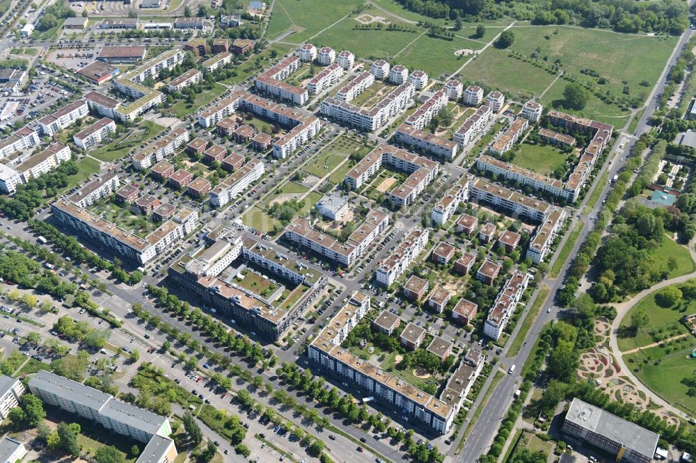 Aerial photograph Berlin - New multi-family residential complex between Hasenholzer Allee and the Wiesenpark in the district Marzahn in Berlin
