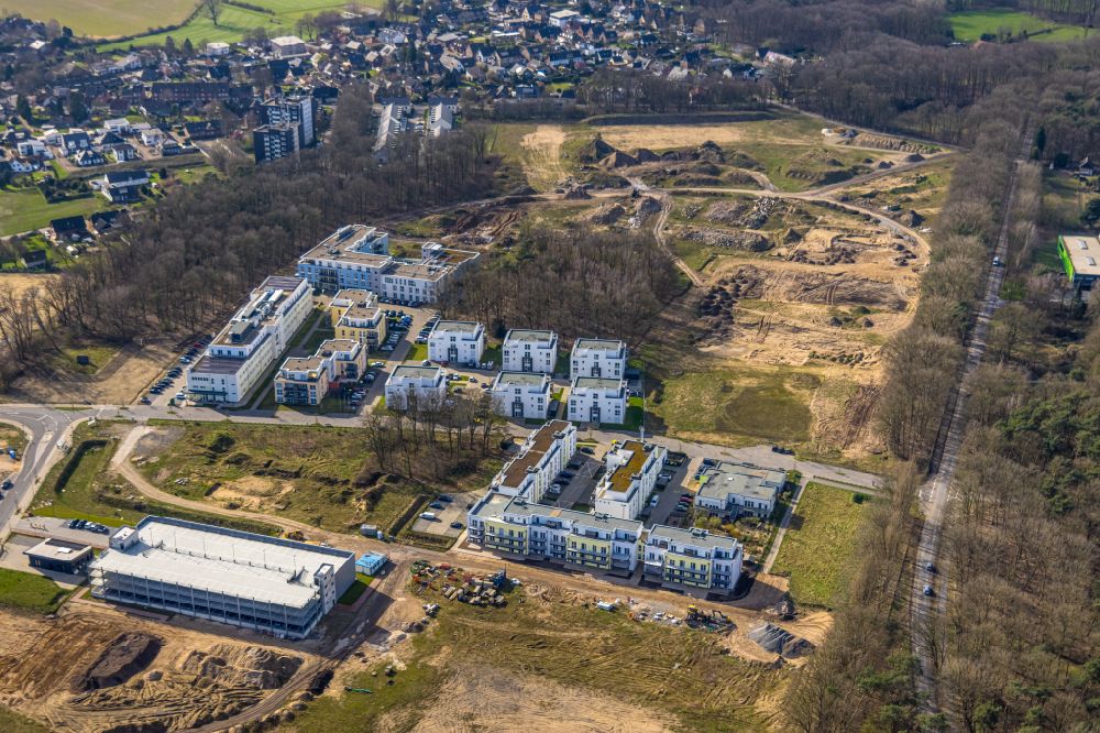 Aerial image Emmerich am Rhein - Construction site to build a new multi-family residential complex Ostermayerstrasse - Moritz-von-Nassau-Strasse - Georg-Elser-Strasse in the district Huethum in Emmerich am Rhein in the state North Rhine-Westphalia, Germany
