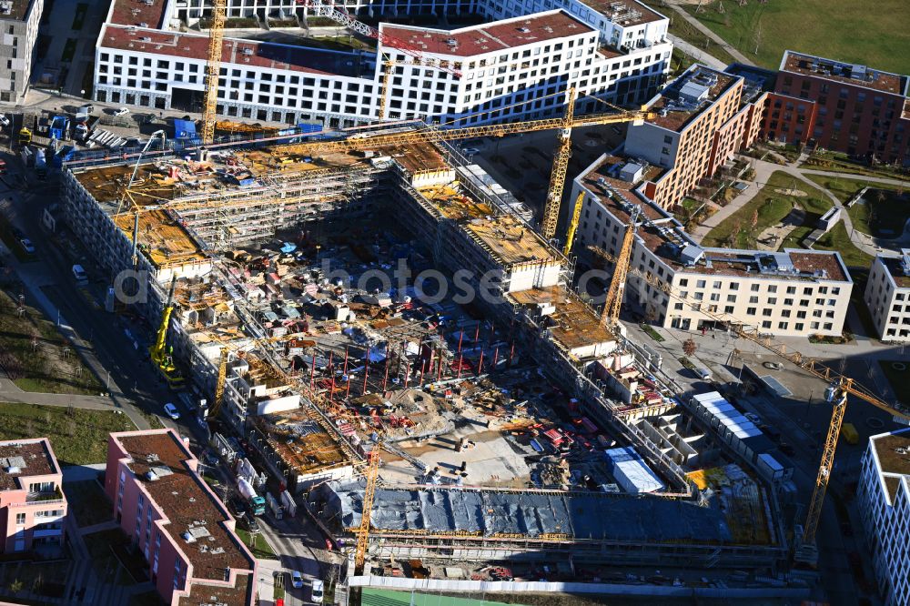 München from the bird's eye view: Construction site to build a new multi-family residential complex Patio PASING on street Berduxstrasse - Hermine-von-Parish-Strasse in the district Pasing-Obermenzing in Munich in the state Bavaria, Germany