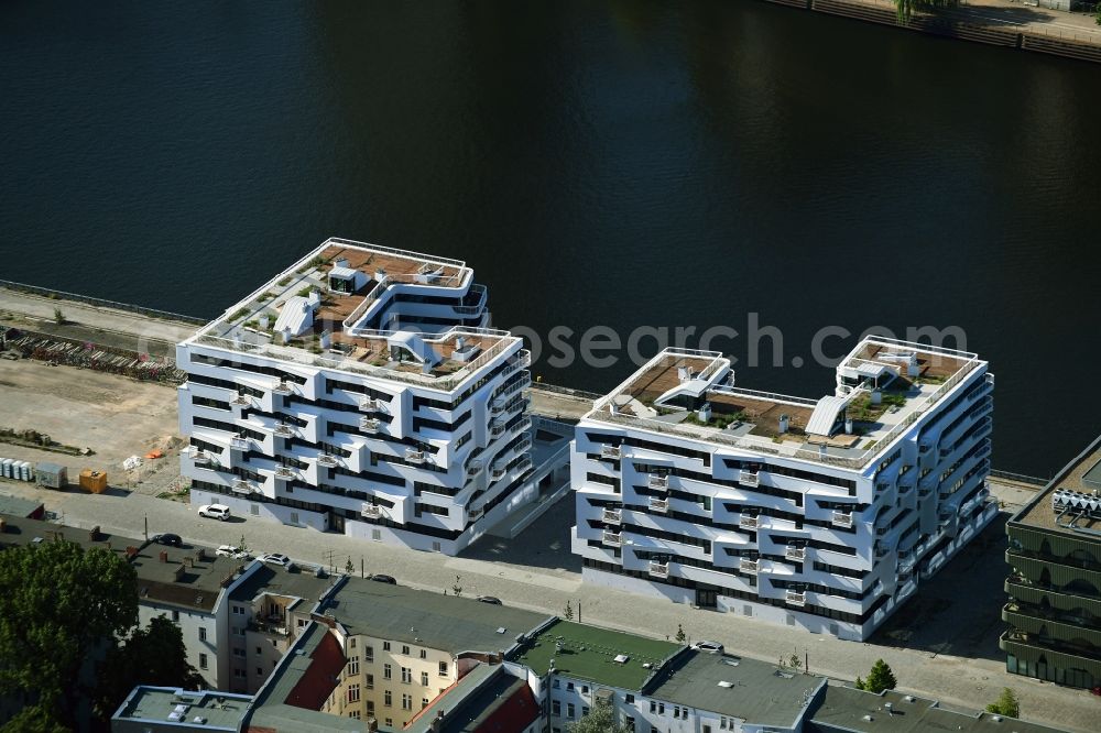 Aerial image Berlin - Construction site to build a new multi-family residential complex WAVE WATERSIDE LIVING BERLIN on the former Osthafen port on Stralauer Allee in the district Friedrichshain in Berlin, Germany