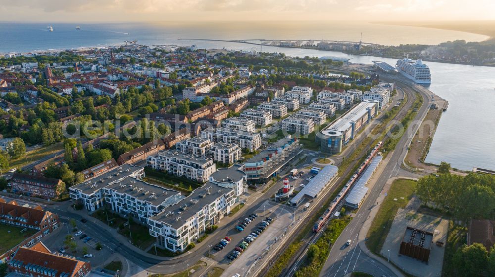 Aerial photograph Rostock - New multi-family residential complex on Wendebecken on street Am Wendebecken in Rostock at the baltic coast in the state Mecklenburg - Western Pomerania, Germany