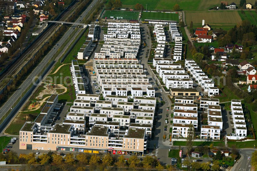 Regensburg from the bird's eye view: Construction site to build a new multi-family residential complex Wohnen in den Obstgaerten between Glashuettenstrasse and Pilsen Allee in the district Brandlberg in Regensburg in the state Bavaria, Germany