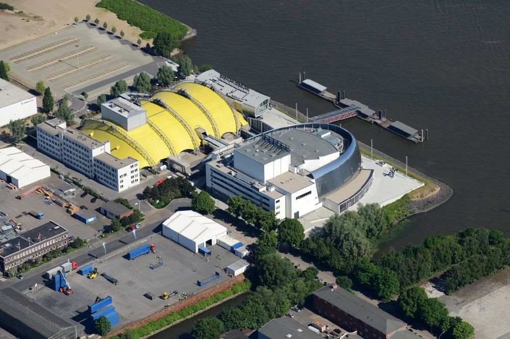 Aerial photograph Hamburg - Building of the new Musical Theatre, Stage entertainment on the banks of the Elbe in Hamburg Steinwerder