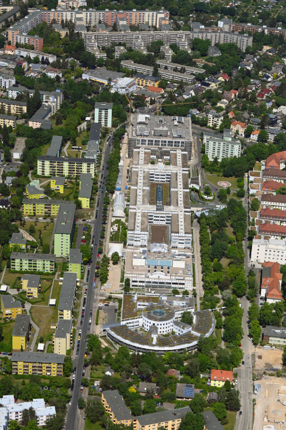Aerial image Berlin - Construction site for a new extension to the hospital grounds Vivantes Klinikum Neukoelln on street Rudower Chaussee in the district Neukoelln in Berlin, Germany