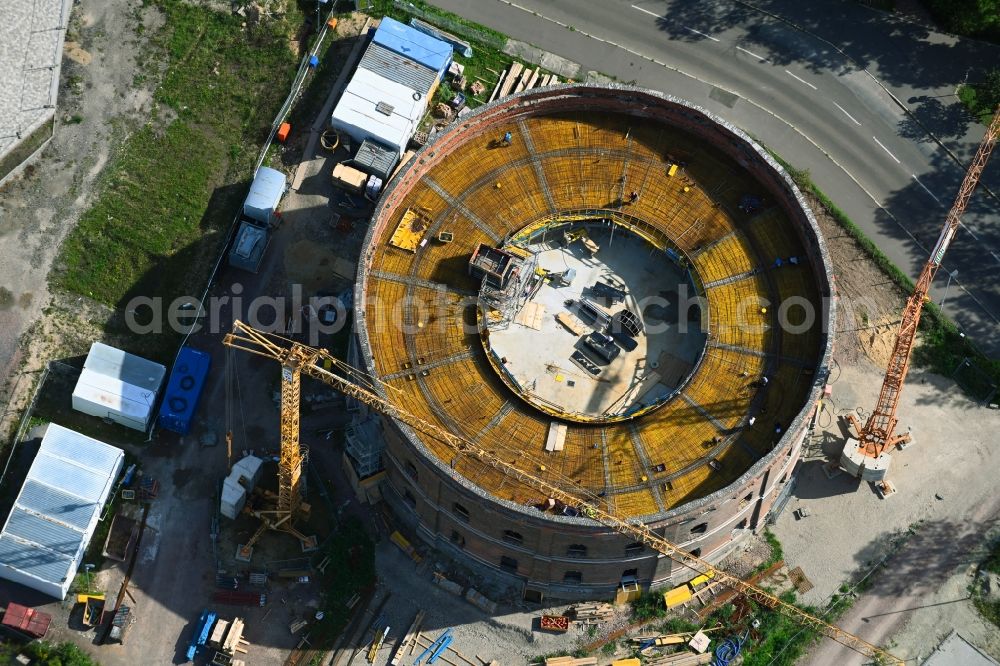 Halle (Saale) from the bird's eye view: New construction of the planetarium building in the old gasometer at place Holzplatz in the district Saaleaue in Halle (Saale) in the state Saxony-Anhalt, Germany