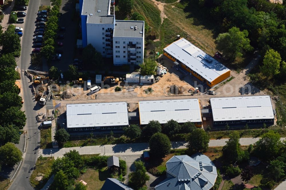 Berlin from the bird's eye view: New construction site of the school building Grundschule on Schleipfuhl in the district Hellersdorf in Berlin, Germany