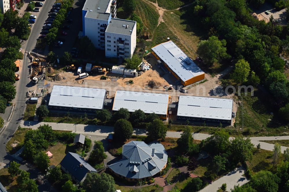 Aerial photograph Berlin - New construction site of the school building Grundschule on Schleipfuhl in the district Hellersdorf in Berlin, Germany