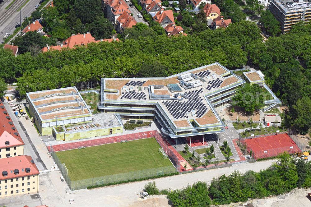 Aerial image München - Site of the school building in Kreativquartier on Infanteriestrasse in the district Schwabing-West in Munich in the state Bavaria, Germany