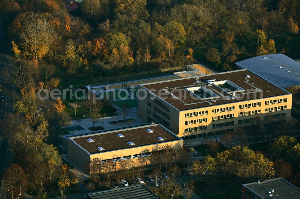 Berlin from the bird's eye view: New construction of the school building and a three-field sports hall Secondary School Wartiner Strasse on Falkenberger Chaussee in the district of Neu-Hohenschoenhausen in Berlin, Germany