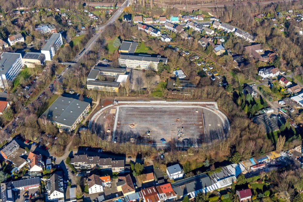 Bochum from above - Construction of new Ensemble of sports grounds at the Annette-von-Droste-Huelshoff-Schule on Lohring in the district Innenstadt in Bochum in the state North Rhine-Westphalia, Germany