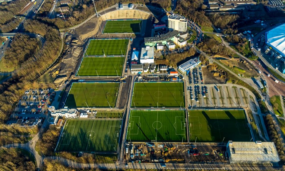 Aerial image Gelsenkirchen - Ensemble of sports grounds of FC Gelsenkirchen-Schalke 04 e.V. between the Ernst-Kuzorra-Weg and of the Parkallee in the district Gelsenkirchen-Ost in Gelsenkirchen in the state North Rhine-Westphalia, Germany