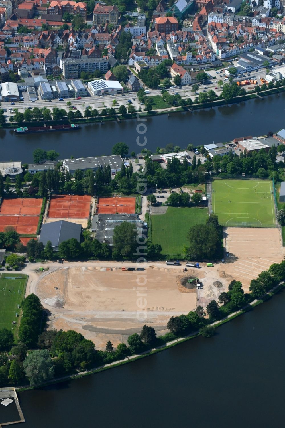 Aerial photograph Lübeck - Construction of new Ensemble of sports grounds of Luebecker Ballspielverein Phoenix von 1903 e. V. on Falkenstrasse in Luebeck in the state Schleswig-Holstein, Germany