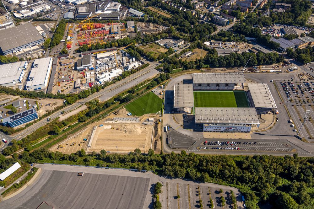 Aerial photograph Essen - Construction of new Ensemble of sports grounds - training ground at the RWE - Rot-Weiss Stadium on the street Hafenstrasse in the district Bergeborbeck in Essen at Ruhrgebiet in the state North Rhine-Westphalia, Germany