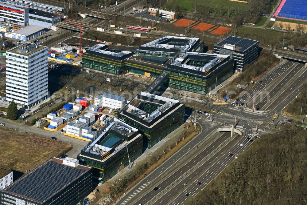 Hannover from the bird's eye view: New construction of the company administration building of Continental AG on Hans-Boeckler-Allee in the district Suedstadt-Bult in Hannover in the state Lower Saxony, Germany