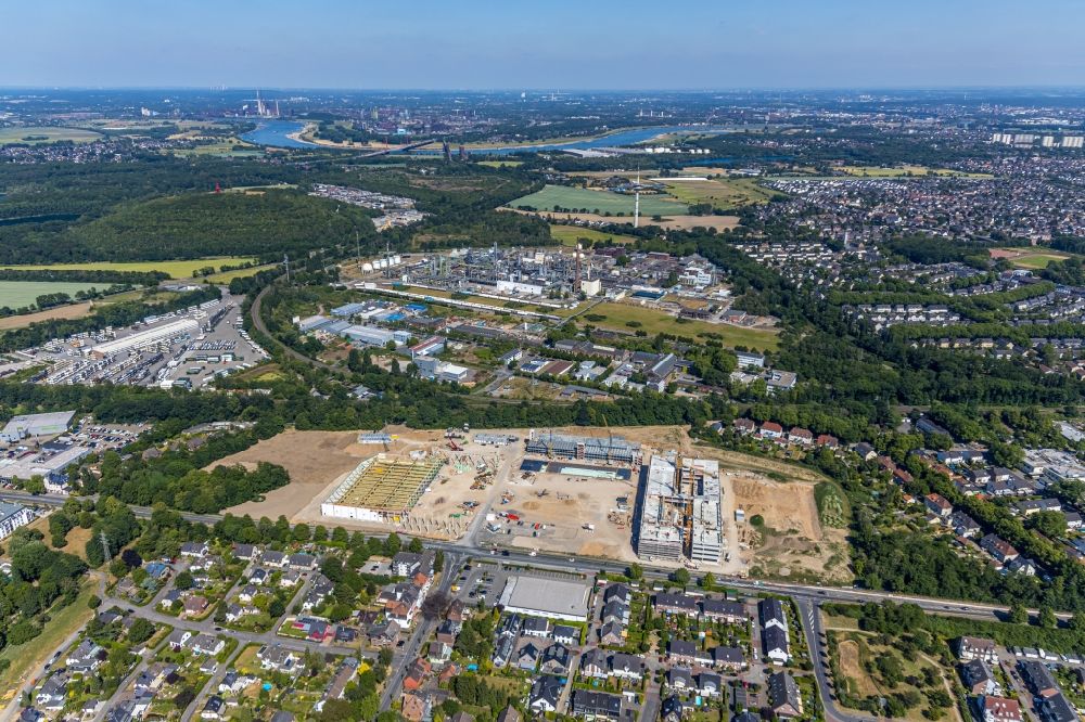Aerial photograph Moers - New construction of the company administration building of EDEKA Handelsgesellschaft Rhein-Ruhr mbH on Rheinberger Strasse in the district Repelen in Moers in the state North Rhine-Westphalia, Germany