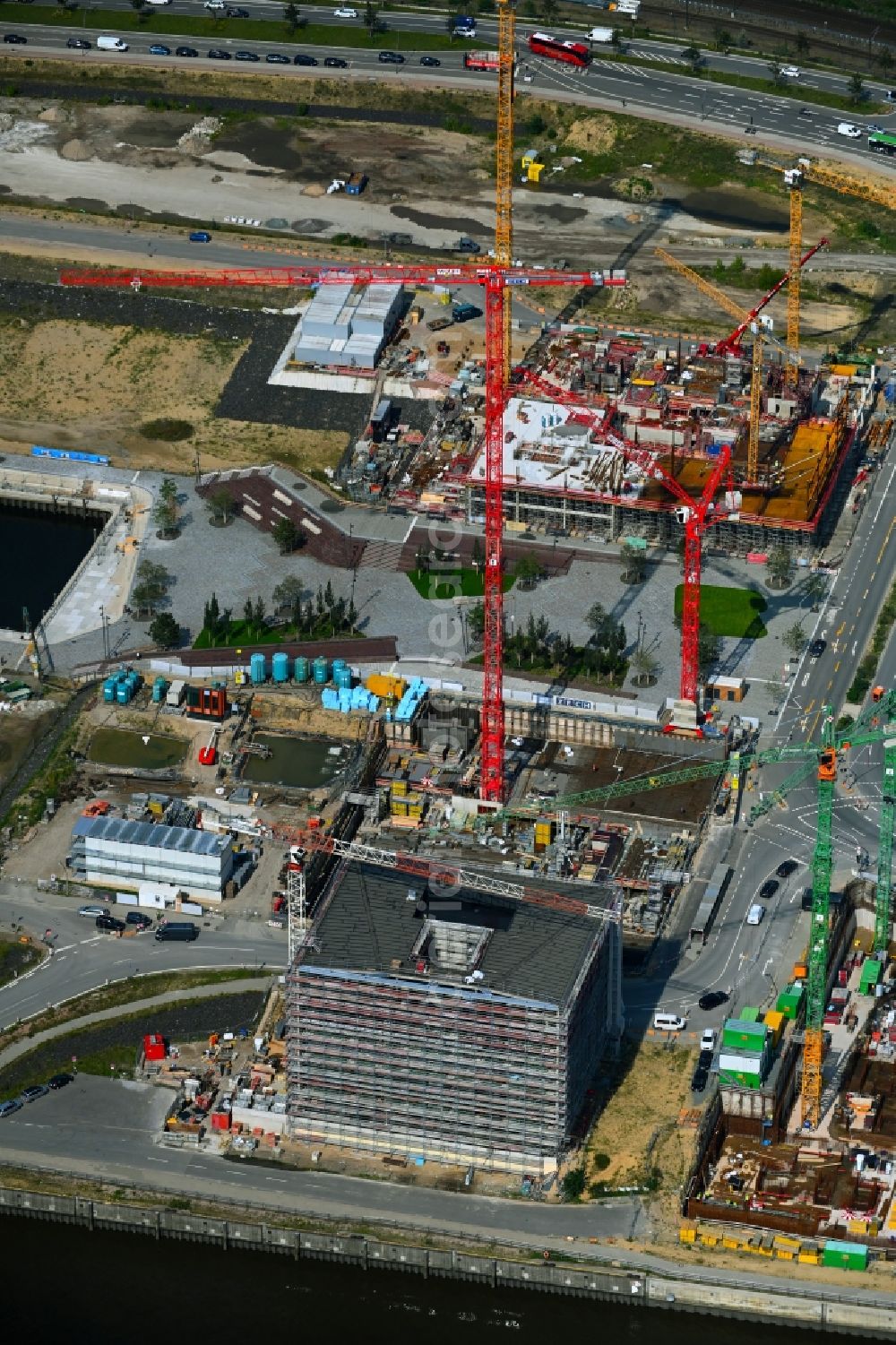 Hamburg from above - New construction of the company administration building of Enerparc AG on Kirchenpauerstrasse on Kirchenpauerkai in Hamburg, Germany
