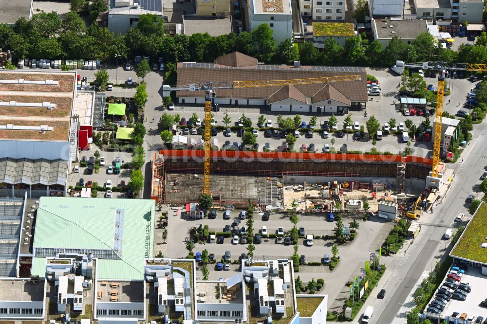 München from the bird's eye view: New construction of the company administration building Hagebaumarkt on street Meglingerstrasse in the district Obersendling in Munich in the state Bavaria, Germany