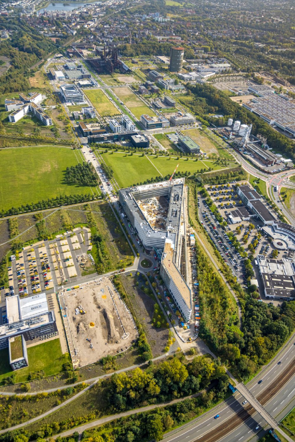 Dortmund from the bird's eye view: New construction of the company administration building of Materna Information & Communications SE on street Robert-Schuman-Strasse in the district Phoenix West in Dortmund at Ruhrgebiet in the state North Rhine-Westphalia, Germany