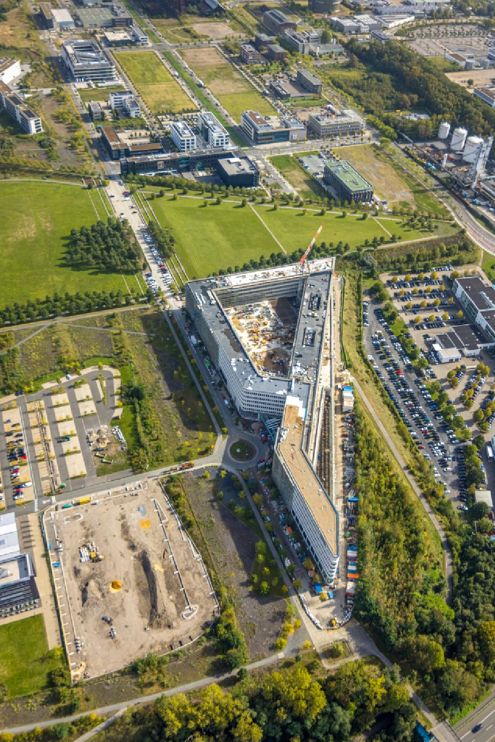 Aerial image Dortmund - new construction of the company administration building of Materna Information & Communications SE on street Robert-Schuman-Strasse in the district Phoenix West in Dortmund at Ruhrgebiet in the state North Rhine-Westphalia, Germany