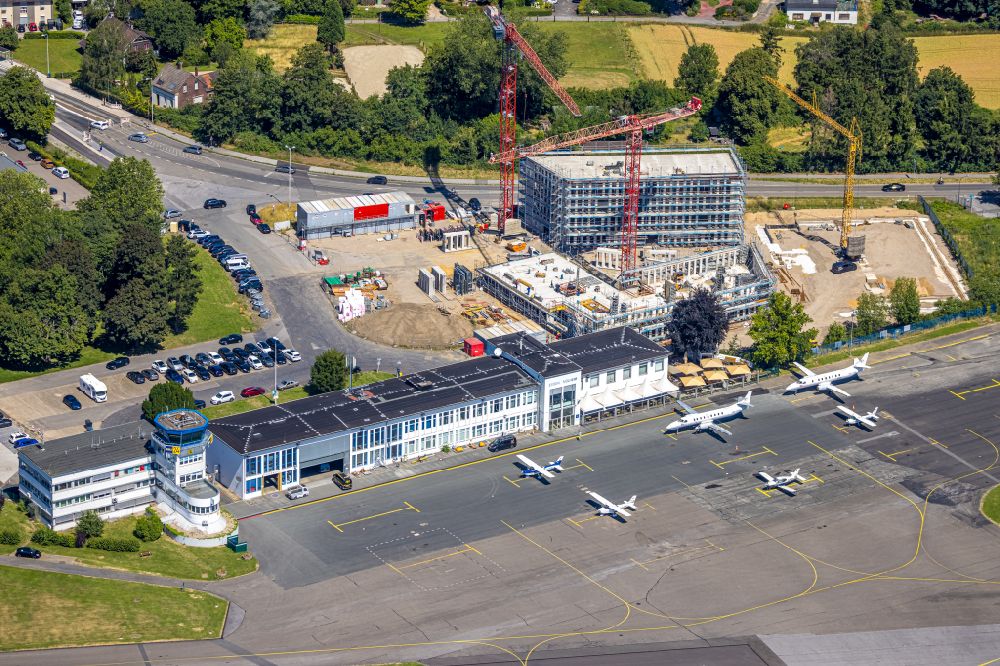 Mülheim an der Ruhr from the bird's eye view: New construction of the company administration building der Pitstop-Zentrale in Muelheim on the Ruhr at Ruhrgebiet in the state North Rhine-Westphalia, Germany