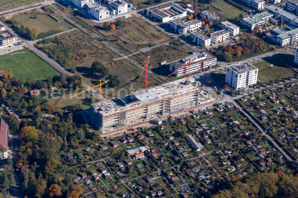 Karlsruhe from the bird's eye view: New construction of the company administration building Vec-tor Cam-pus on street Hirtenweg - Emmy-Noether-Strasse in the district Rintheim in Karlsruhe in the state Baden-Wuerttemberg, Germany