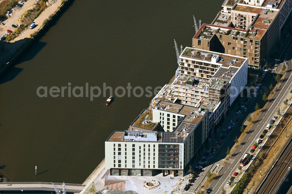 Hamburg from the bird's eye view: New construction of a residential and commercial building Creative Blocks at the Baakenhafen on Versmannstrasse in the district HafenCity in Hamburg, Germany