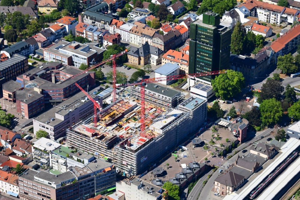 Lörrach from the bird's eye view: New residential and commercial building Quarter Loe on place Bahnhofsplatz - Sarasinweg - Palmstrasse in Loerrach in the state Baden-Wurttemberg, Germany