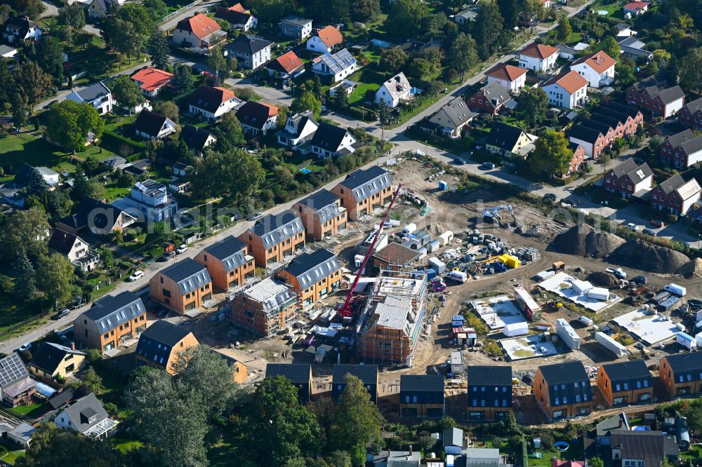 Berlin from above - Construction site of a new residential area of the terraced housing estate Kokoni One on Gravensteiner Strasse in the district Franzoesisch Buchholz in Berlin, Germany