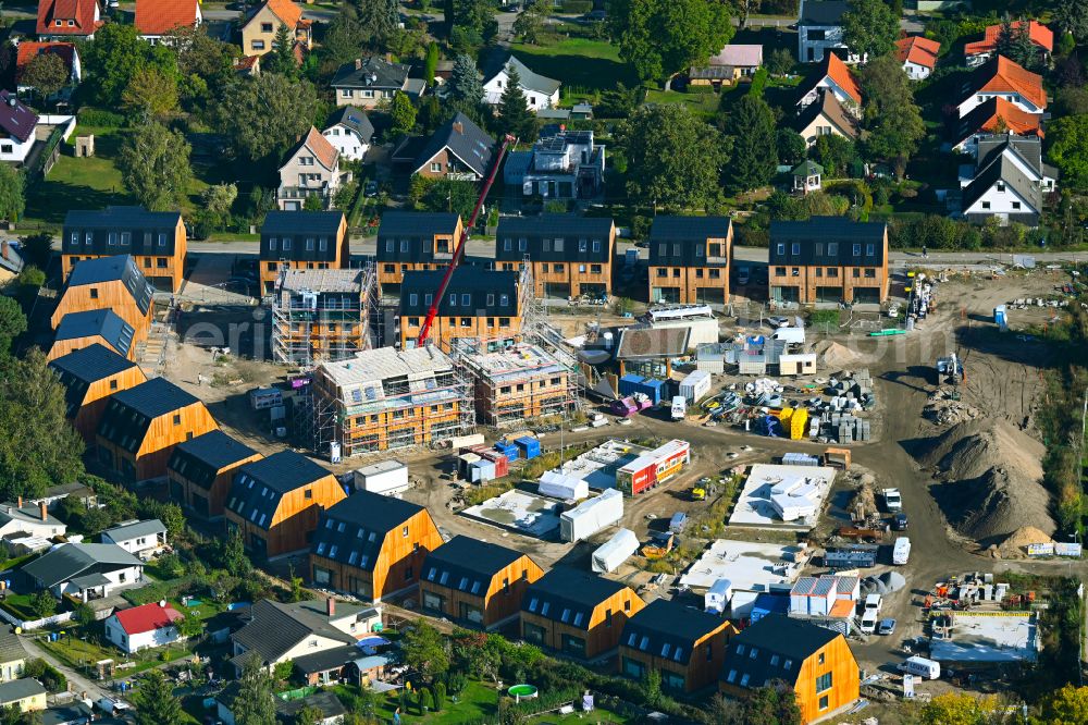 Aerial photograph Berlin - Construction site of a new residential area of the terraced housing estate Kokoni One on Gravensteiner Strasse in the district Franzoesisch Buchholz in Berlin, Germany