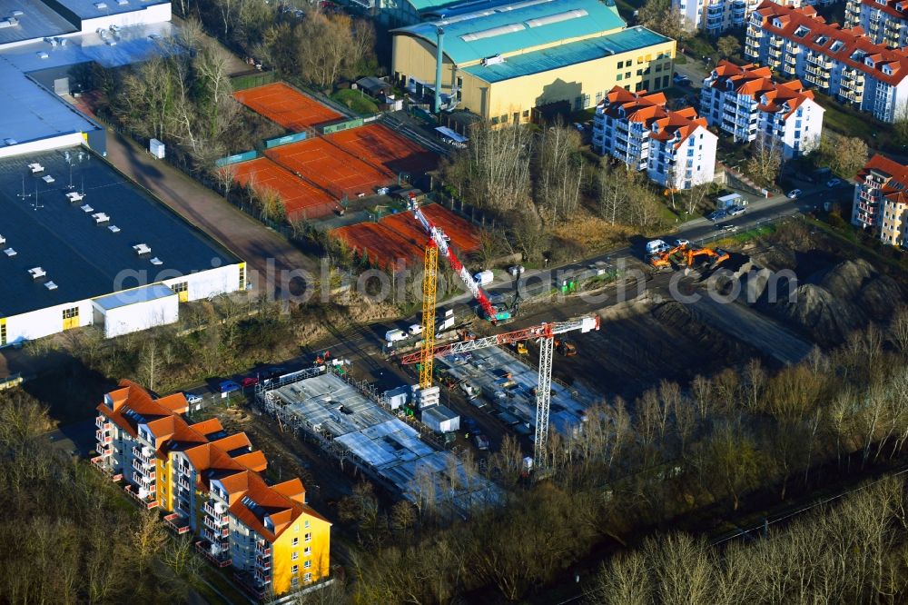Bernau from above - Construction site of a new residential area of the terraced housing estate Am Mahlbusen in Bernau in the state Brandenburg, Germany