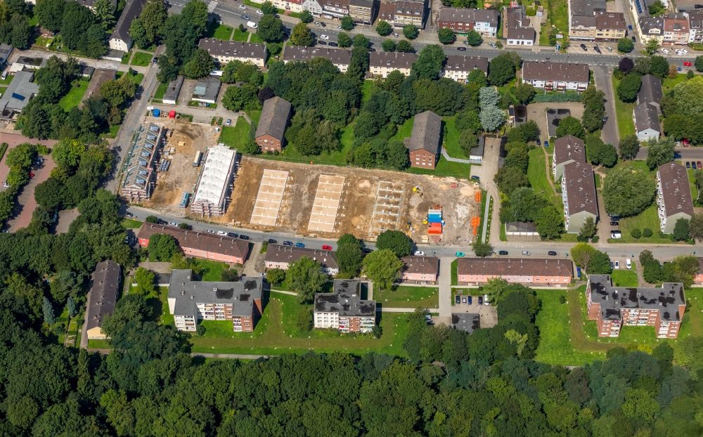 Aerial photograph Duisburg - Construction site of a new residential area of the terraced housing estate Wohnpark a?? Am Schwimmbad a?? on Lohstrasse in Duisburg in the state North Rhine-Westphalia, Germany