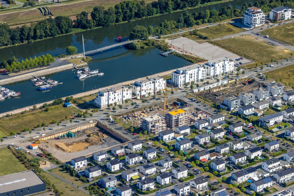 Aerial photograph Gelsenkirchen - Site development area of the former Zeche Graf Bismarck - remodeling to new construction with residential neighborhoods on the Rhine-Herne Canal in Gelsenkirchen at Ruhrgebiet in North Rhine-Westphalia NRW