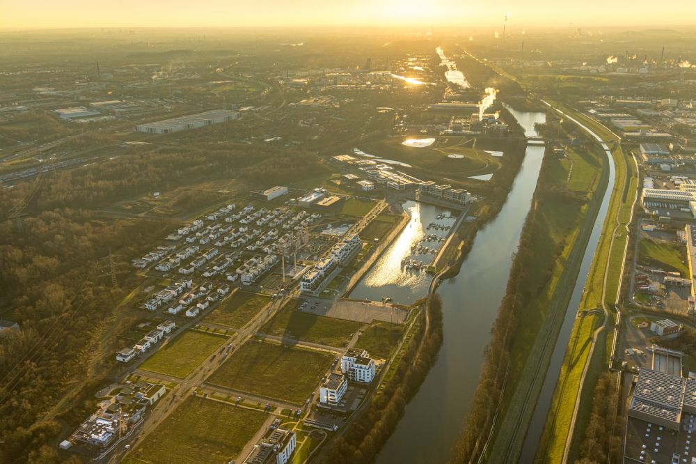 Aerial photograph Gelsenkirchen - Site development area of the former Zeche Graf Bismarck - remodeling to new construction with residential neighborhoods on the Rhine-Herne Canal in Gelsenkirchen at Ruhrgebiet in North Rhine-Westphalia NRW