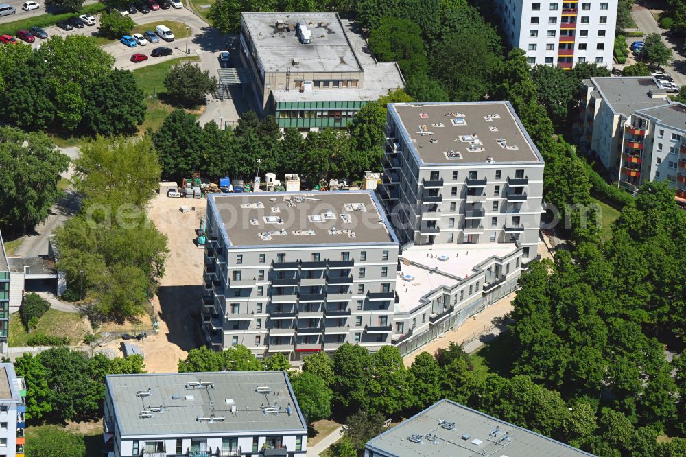 Aerial photograph Berlin - Construction site for the multi-family residential building Die Neuen Ringkolonnaden in the district Marzahn in Berlin, Germany