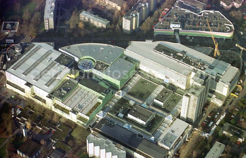 Aerial photograph Berlin - Grophiusstadt - Neue Erweiterungsbaustelle an den Gropiuspassagen in der Gropiusstadt in Berlin - Neuköln