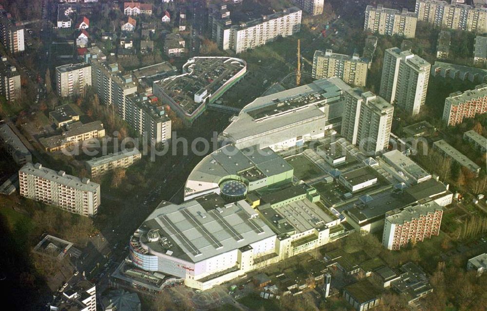 Aerial photograph Berlin - Grophiusstadt - Neue Erweiterungsbaustelle an den Gropiuspassagen in der Gropiusstadt in Berlin - Neuköln