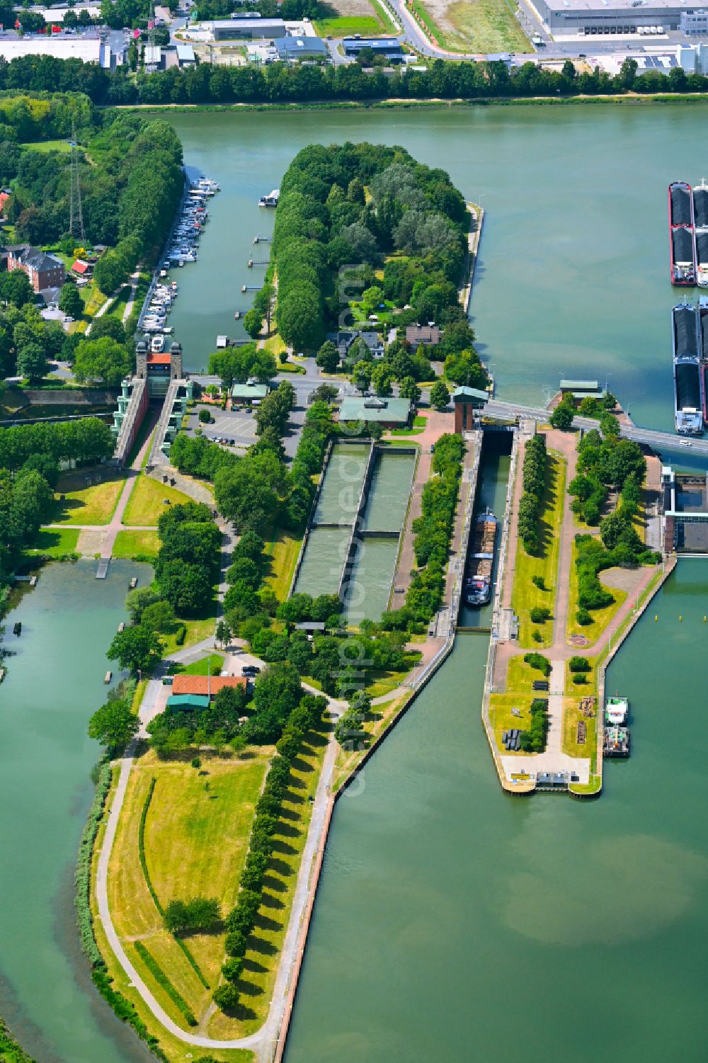 Aerial image Waltrop - View at the new ship lift and the saving sluice in the sluice park in the district Oberwiese in Waltrop in the federal state North Rhine-Westphalia